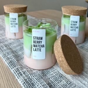 Aromakerze Strawberry Matcha Latte Handgemacht  310 g