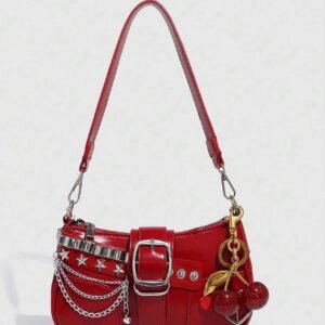 Rote Schultertasche mit Schnalle, Ketten & Cherry-Anhänger