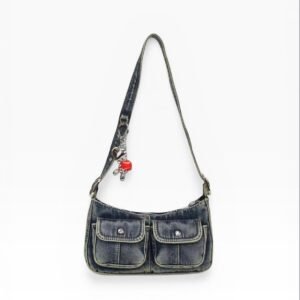 Vintage Denim Schultertasche mit Utility-Taschen & Charms